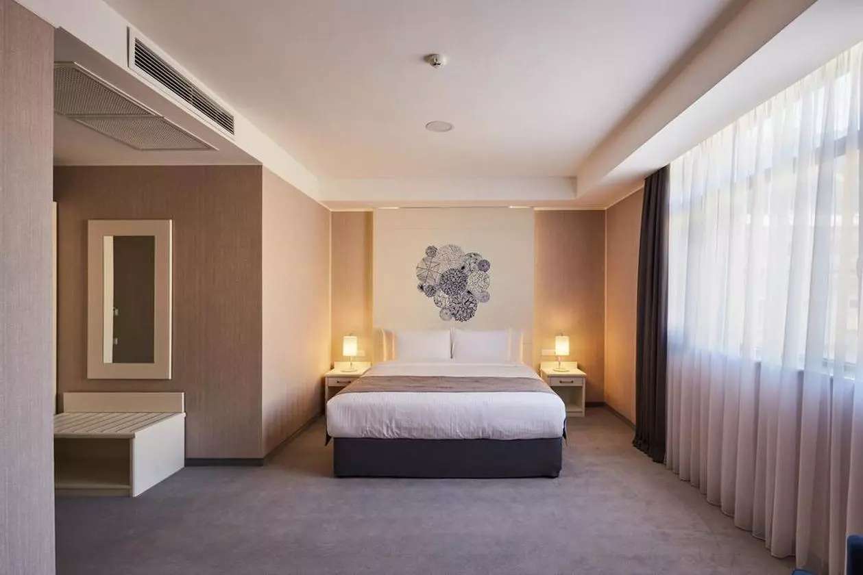 GALLERYPLACE_SHABAVIZ (11).jpg